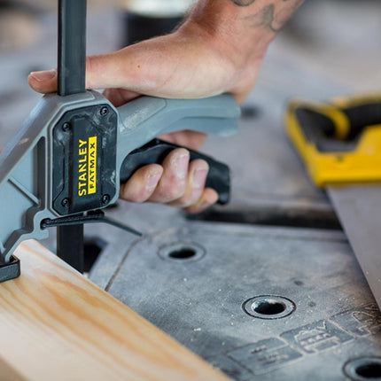 Stół warsztatowy Stanley Fatmax(R) Express(TM) ( 8000150137 ) H800xW850xD600mm składany