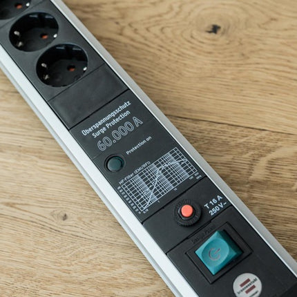 Listwa zasilająca Brennenstuhl Premium-Protect-Line ( 8001484633 ) 16 A 230 V czarna/srebrna 3 m PVC 1,5 mm²