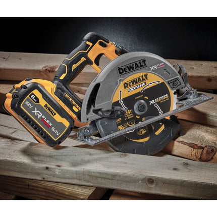DeWalt DCS 573 P2 Akumulatorowa pilarka tarczowa 18 V 190 x 30 mm bezszczotkowa + 2x akumulator 5,0 Ah + ładowarka