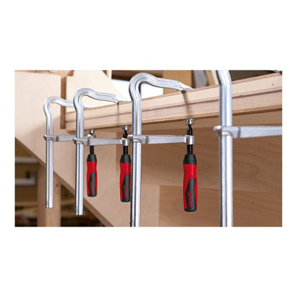 Zacisk śrubowy BESSEY OMEGA wykonany w całości ze stali Szerokość mocowania 250 mm Występ 120 mm ( 4000831472 )